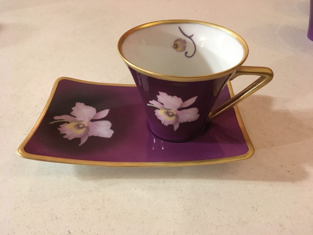 Tasse à café à l'orchidée